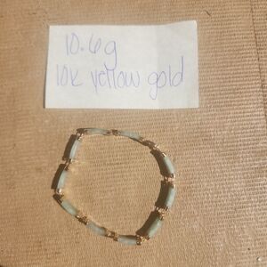 10.6g Yellow Gold 10 Karat.Elegant Gold and Jade Bracelet